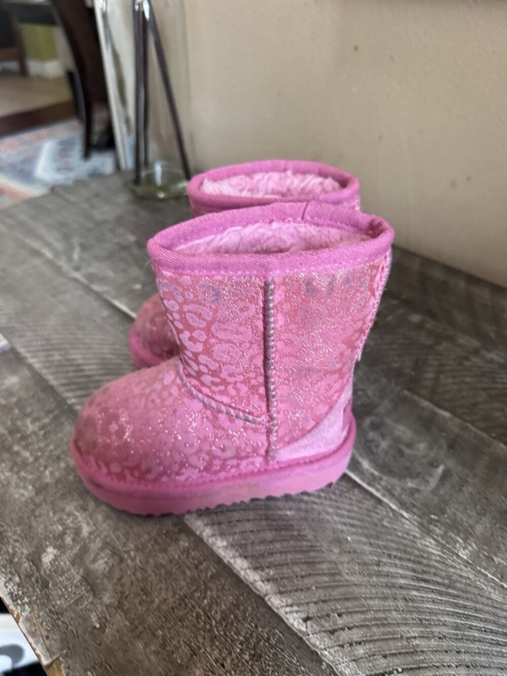 UGG Classic II Glitter Leopard Boot, Toddler 6 , Wild Berry
